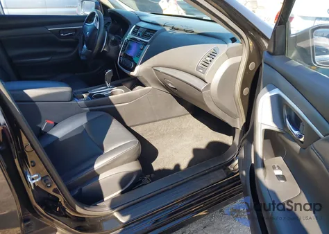 2018 Nissan Altima 2.5 Sr z USA, uszkodzony, nr VIN 1N4AL3AP5JC280528